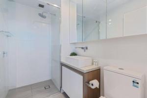 布里斯班KOZYGURU FORTITUDE VALLEY HIGH LEVEL 2 BED + FREE PARKING QFV167-2509的相册照片