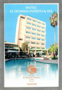 丹吉尔El Oumnia Puerto & Spa的酒店带游泳池的海报