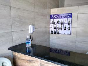 HOTEL CIDADE EXPRESS 24H的一间浴室
