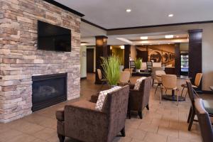 Staybridge Suites Wichita Falls, an IHG Hotel餐厅或其他用餐的地方