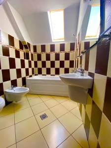盆苏尼索莱旅馆的一间浴室