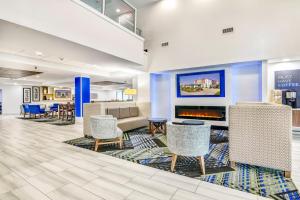 Holiday Inn Express & Suites Longview North, an IHG Hotel大厅或接待区