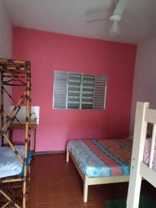 Hostel Beira Mar客房内的一张或多张双层床