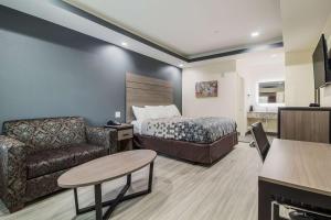 亨博尔Econo Lodge Inn & Suites Humble FM1960 - IAH Airport的相册照片