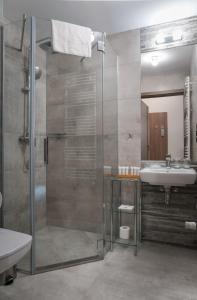 Hotel Grey Spa的一间浴室