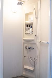 Higashi Shinagawa Apartment的一间浴室