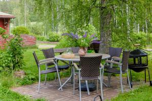 NuuksioPoppelstrand Nuuksio, Pet friendly guest apartment的相册照片