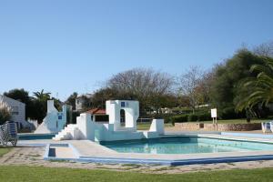 斯代塔维拉佩德拉斯戴尔雷度假屋的度假村内的游泳池
