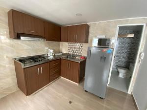 Apartamento Amoblado en Cartagena de Indias的厨房或小厨房