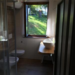 Trentino Appartamenti Oss的一间浴室