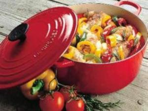 TrefconLeval的红锅饭,配西红柿和胡椒