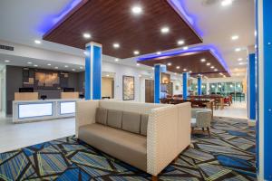 德兰Holiday Inn Express & Suites - Deland South, an IHG Hotel的相册照片