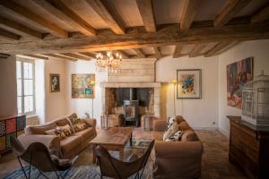 ClefsLa Cour du Liège-Charming renovated country estate的相册照片
