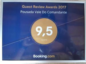 马卡科斯Pousada Vale Do Comandante的住客评审奖标牌及编号