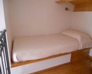 Appartamento sulla Riviera del Conero客房内的一张或多张床位