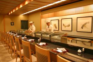 长野都会酒店餐厅或其他用餐的地方