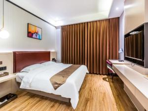 格雅杭州临安青山湖科技城酒店客房内的一张或多张床位