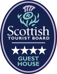 洛西茅斯Lossiemouth House的苏格兰旅游局的标志