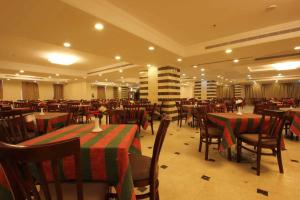 Al Tayseer Towers Tuwa Hotel فندق ابراج التيسير طوى餐厅或其他用餐的地方