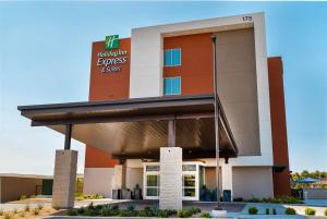 拉斯维加斯Holiday Inn Express & Suites - Las Vegas - E Tropicana, an IHG Hotel的相册照片