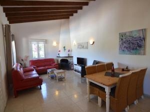 Spanish Villa in Moraira with Private Pool的休息区