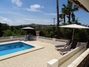 Spanish Villa in Moraira with Private Pool内部或周边的泳池