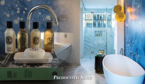 Labotessa Luxury Boutique Hotel的一间浴室