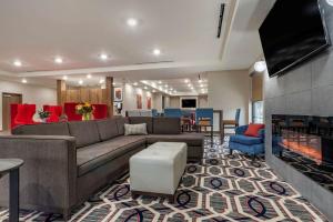 Comfort Inn & Suites Downtown near University的休息区