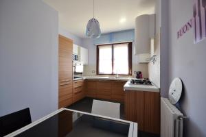 韦尔切利One bedroom appartement with furnished balcony and wifi at Vercelli的相册照片