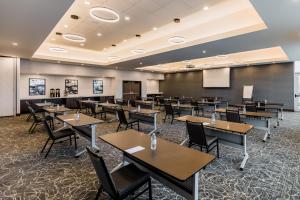 Hyatt House Winnipeg South Outlet Collection餐厅或其他用餐的地方