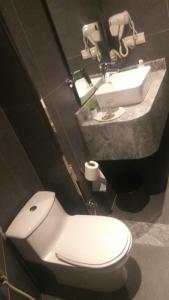 SAS RTL Hotel的一间浴室