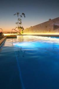 Holiday Inn & Suites - Puerto Vallarta Marina & Golf, an IHG Hotel内部或周边的泳池