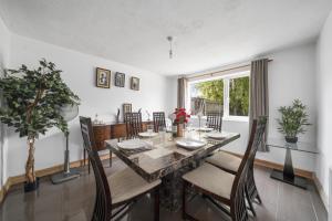 SnodlandSpacious 5-Bed House in Aylesford的相册照片