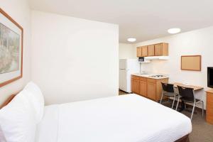 休斯顿WoodSpring Suites Houston Willowbrook的相册照片