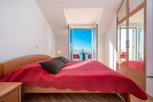 Amazing view Apartments Dijana客房内的一张或多张床位