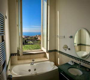 密丽欧多罗公园酒店的一间浴室