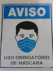 里约热内卢Hostel Mota的戴面具的男子的标志