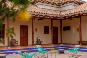 Hotel Marquesa de Pinares内部或周边的泳池