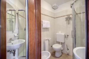多姆斯卡瓦尼斯酒店的一间浴室