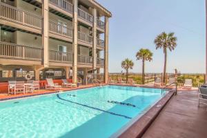 费南迪纳比奇Fernandina Beach Condo, Steps to Shore and Pool!的相册照片