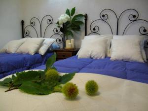 3 bedrooms villa with private pool enclosed garden and wifi at Monesterio客房内的一张或多张床位