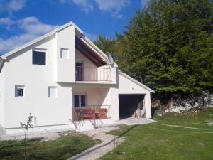 赫尔采格诺维3 bedrooms chalet with enclosed garden and wifi at Herceg Novi 2 km away from the slopes的相册照片