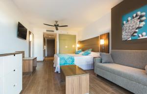 Hotel Riu Bravo - 0'0 All Inclusive的休息区