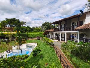 Finca Hotel Loma Verde内部或周边泳池景观