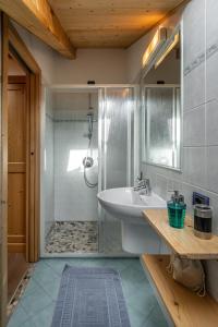 玛索圣利博拉农庄酒店的一间浴室