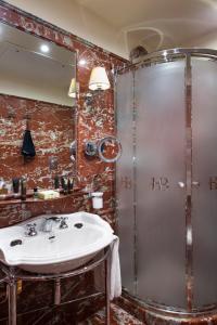 布奇托罗酒店的一间浴室