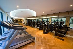 范思哲豪华度假酒店的健身中心和/或健身设施