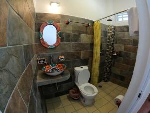 Casa Lomas del Marinero Internet Starlink SIN GARAJE的一间浴室