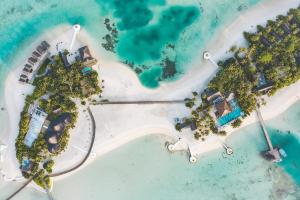 南马累环礁OZEN LIFE MAADHOO - Luxury All Inclusive的海洋岛屿的空中景观