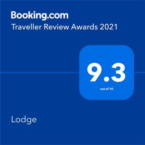 约维尔Lodge的手机的屏幕截图,带旅行评审奖